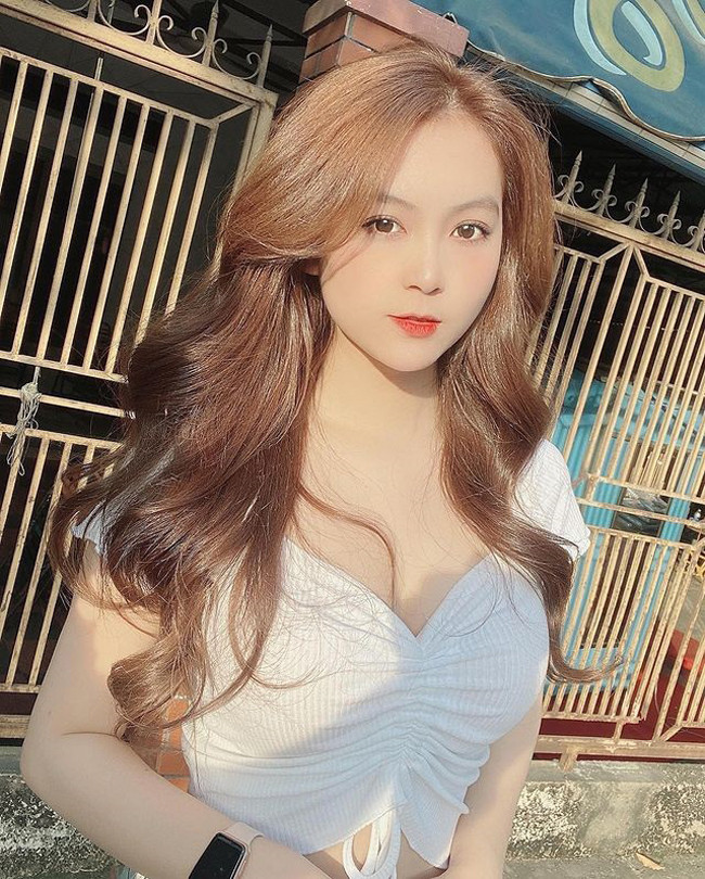 Trước đây, khi còn là sinh viên, Trân Trần còn làm mẫu nội y.