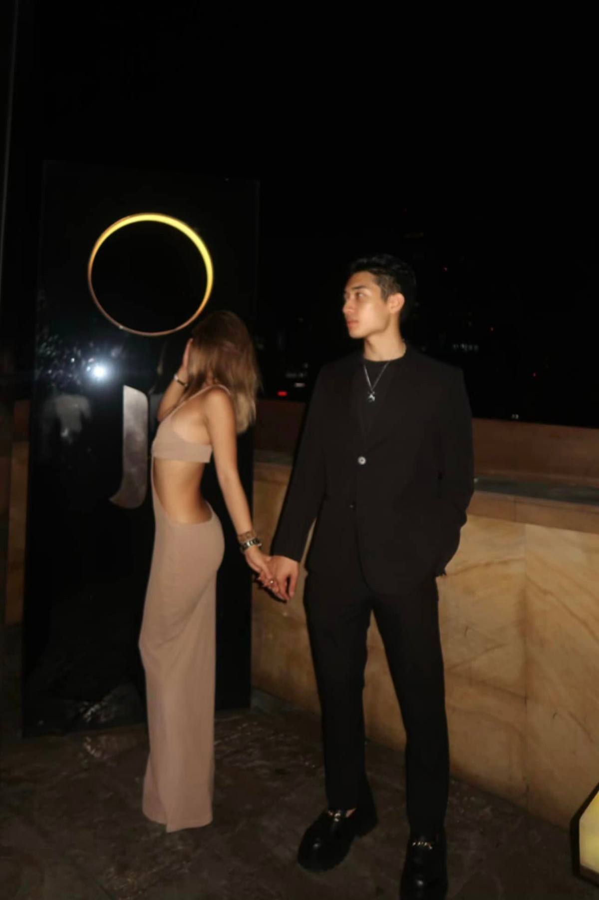 Sau khi mở lại trang cá nhân, Phạm Như Phương thường xuyên khoe bạn trai Việt kiều nhưng dường như chẳng mấy ai còn quan tâm đến cô nàng sau loạt thị phi.