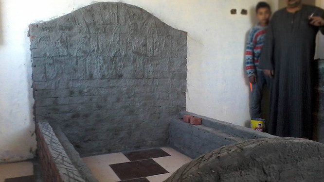 Đây không phải là lần đầu tiên cộng đồng mạng bắt gặp chiếc giường được xây bằng bê tông như thế này.