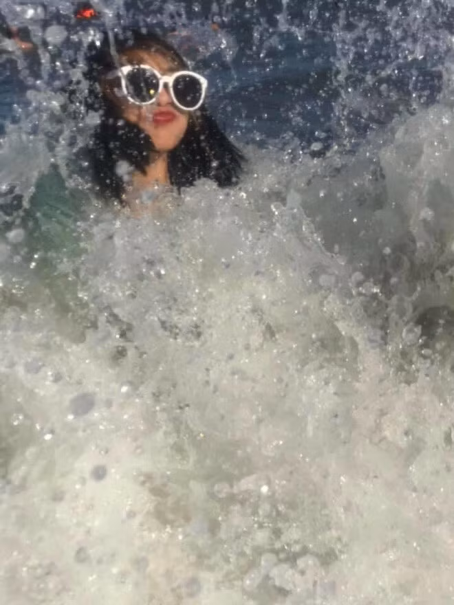 Tuy nhiên, nếu người yêu không muốn chụp ảnh thì đừng đưa máy cho họ vì không những không có ảnh đẹp mà có khi còn mua thêm sự bực mình.