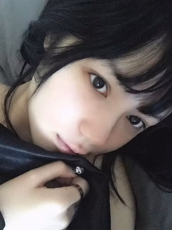 Kina Shen luôn xuất hiện với vẻ ngoài khiến mọi người xung quanh phải chú ý.