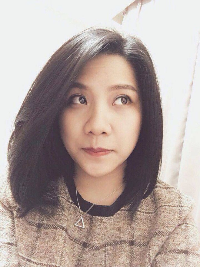 Hoàng Anh trông rạng rỡ, đáng yêu trong những hình ảnh đời thường. Nữ giảng viên còn có phong cách thời trang trẻ trung và thanh lịch.