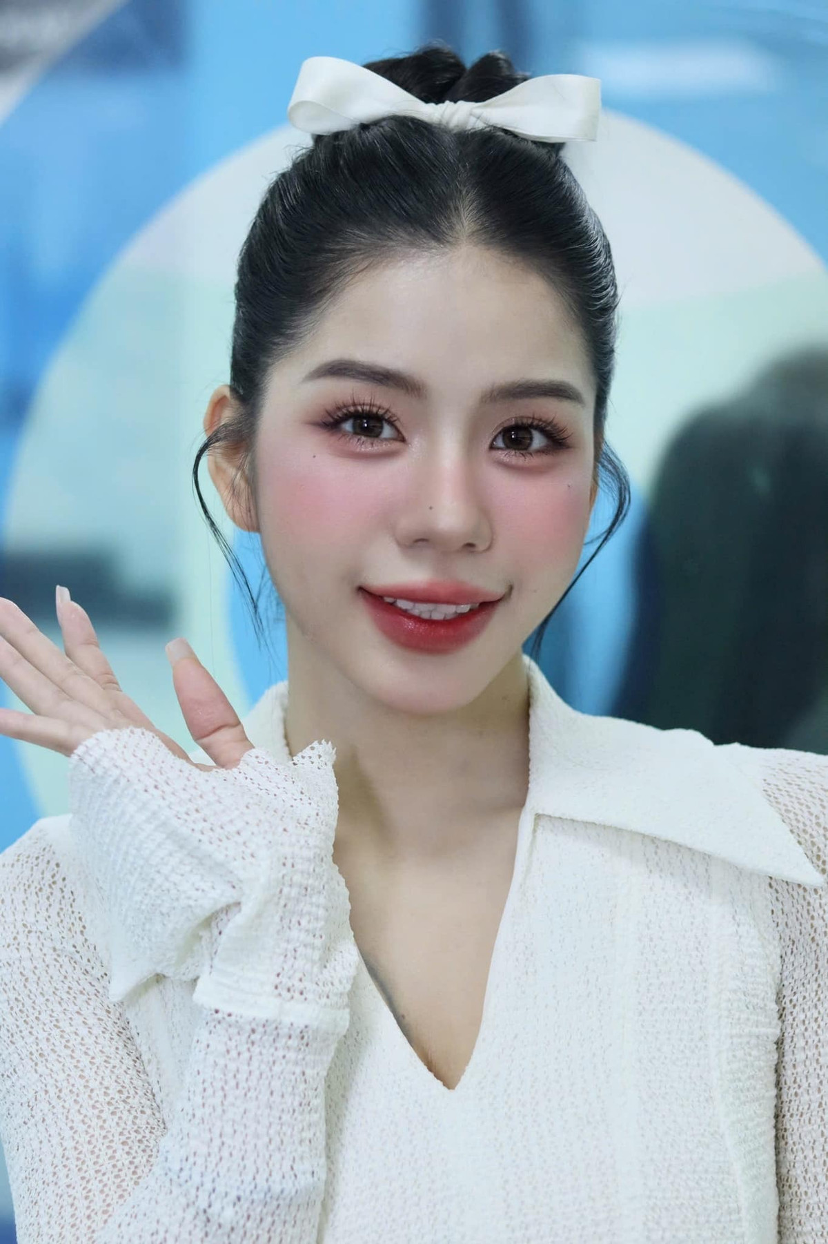 Vụ việc khiến "chiến thần livestream" phải lên tiếng xin lỗi. "Đây là một bài học đắt giá và sâu sắc giúp tôi trưởng thành hơn và nhắc nhở tôi luôn phải nghiêm túc và thận trọng trong từng câu từ", Hằng Du Mục chia sẻ trên trang cá nhân.