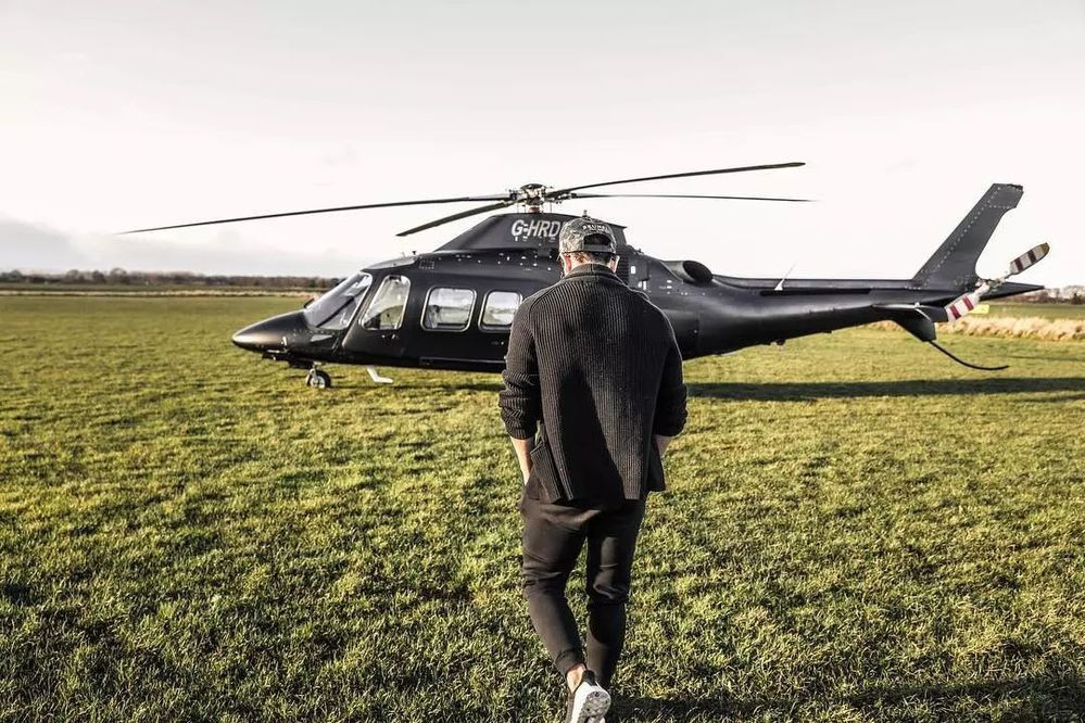 Theo tìm hiểu, Hoàng tử Abdul Mateen là con của Quốc vương Sultan Haji Hassanal Bolkiah Mu'izzaddin Waddaulah.