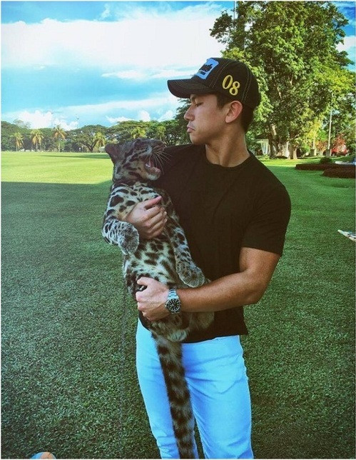 Nghe tin hoàng tử Brunei tuyển vợ, rất nhiều chị em hào hứng ứng tuyển bởi mình hoàn toàn đáp ứng yêu cầu kể trên và “biết đâu bất ngờ” lại trở thành vợ của chàng hoàng tử “vàng mười” như thế.