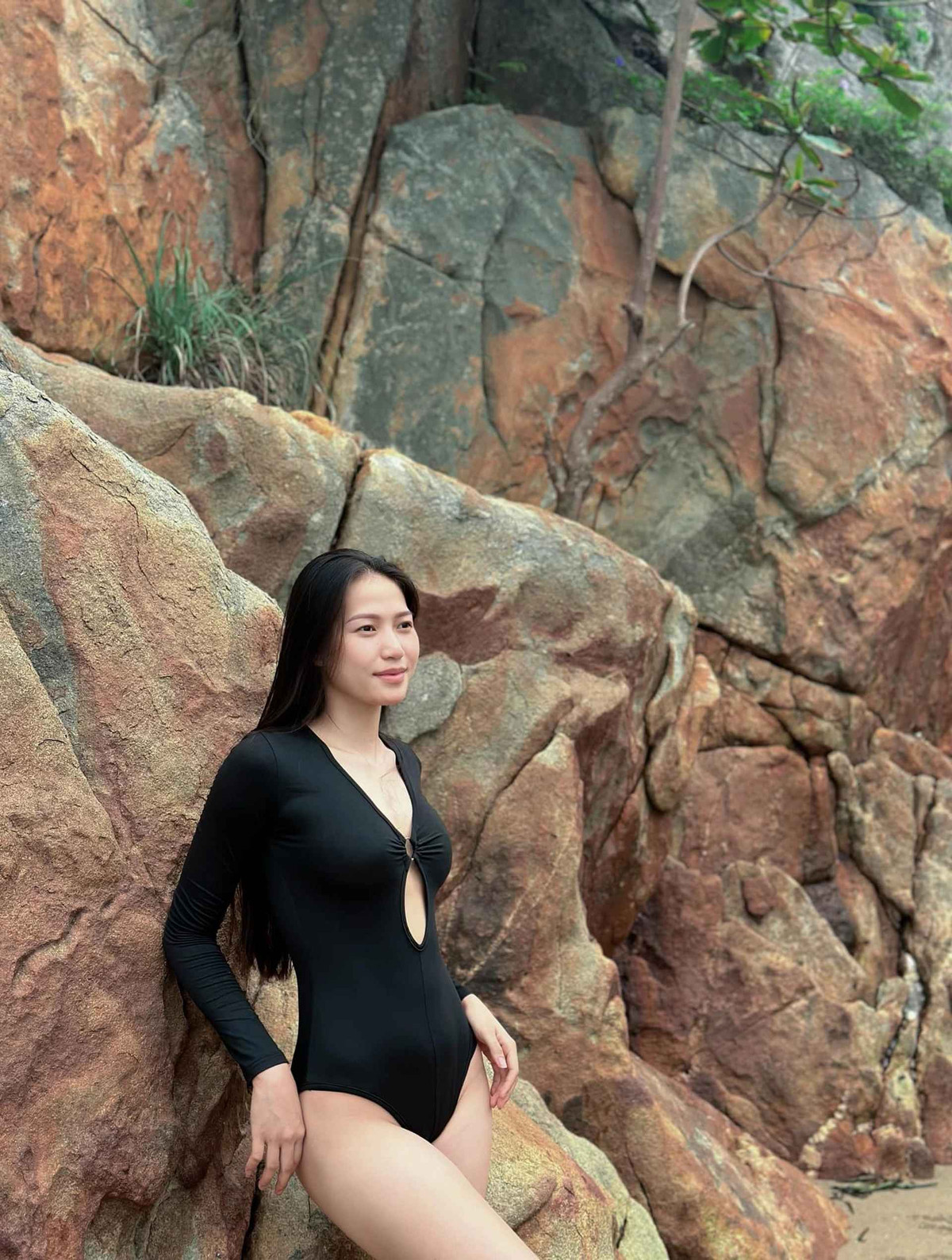 Rời sân bóng chuyền, Lữ Thị Phương theo đuổi hình tượng nữ tính, thanh lịch. Cô ưa chuộng trang phục bó sát, không quá gợi cảm nhưng khoe trọn vóc dáng thon gọn, đôi chân dài thẳng tắp.