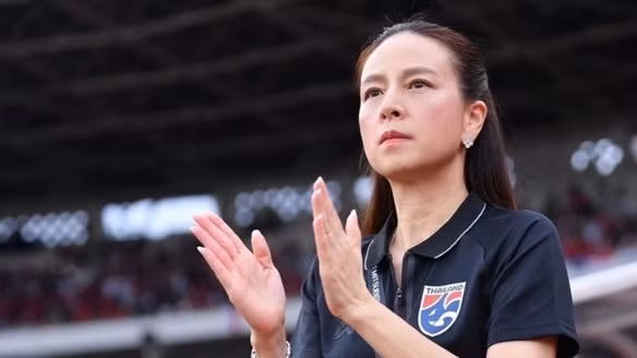 Sau khi nhậm chức Chủ tịch Liên đoàn bóng đá Thái Lan (FAT), Madam Pang đã bắt tay phát triển bóng đá xứ Chùa vàng.