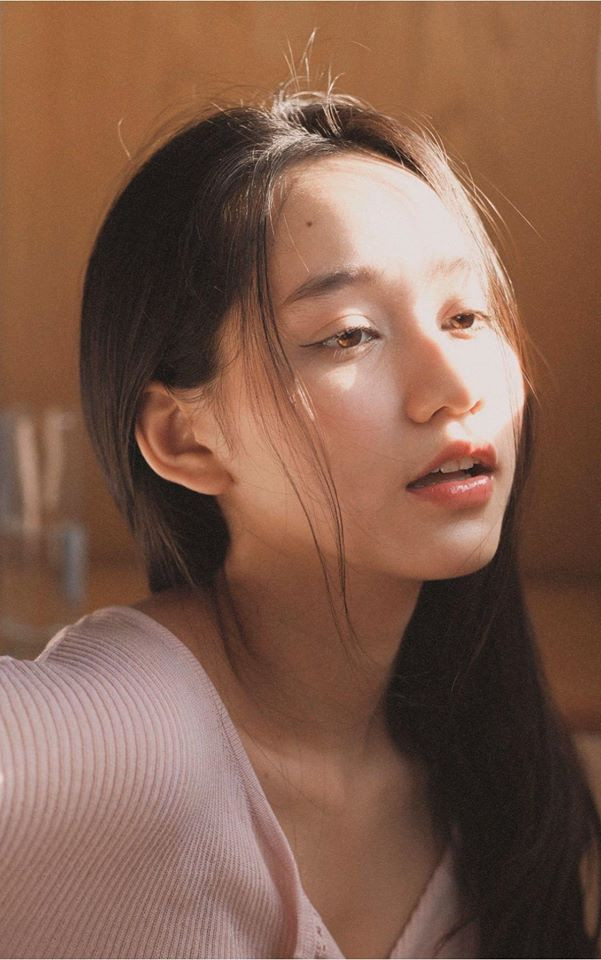 Nhưng cũng có nhận định cho rằng Trúc Anh còn quá trẻ, có thể thử sức ở nhiều phong cách để tìm ra style hợp nhất với bản thân mình.