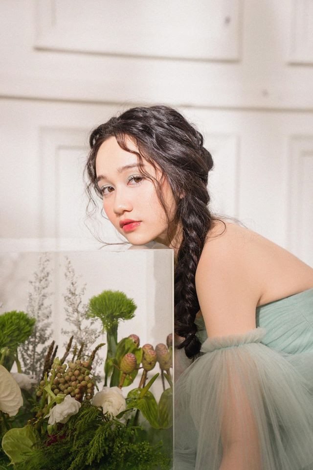 Hot girl Trúc Anh sinh năm 1998, với Mắt Biếc cũng là lần đầu cô nàng chạm ngõ điện ảnh nhưng lại gặt hái được những thành công đáng mong đợi.