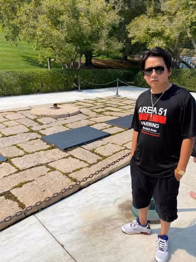 Được biết từ chiều cao 1m67, hiện tại nam Youtuber đã cao lên đến 1m75.