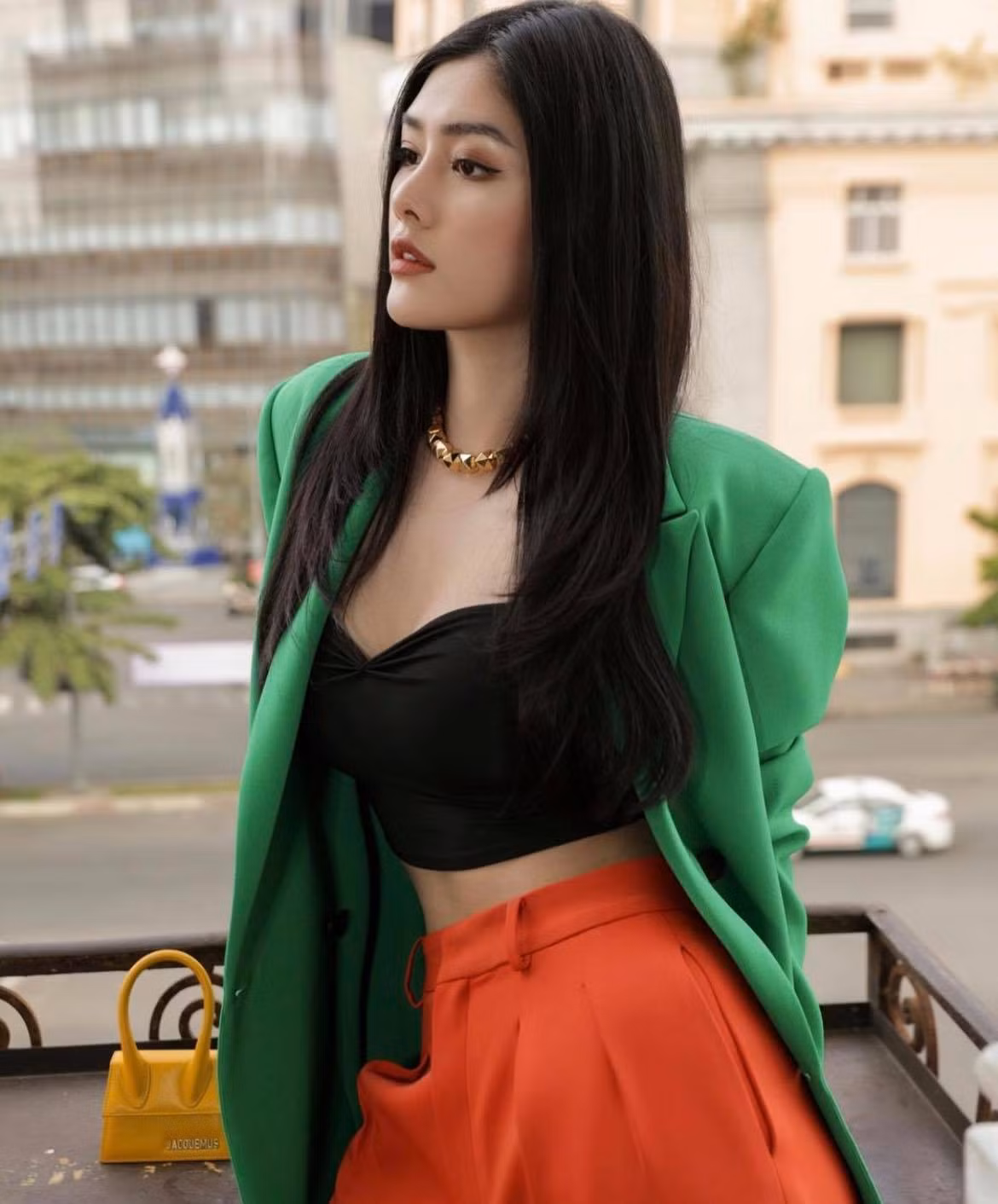 Kinh doanh cũng là ước mơ từ nhỏ của cô nên hiện tại ngoài hoạt động nghệ thuật thì Huỳnh Tiên còn là giám đốc của một thương hiệu chuyên về chăm sóc da, làm đẹp.