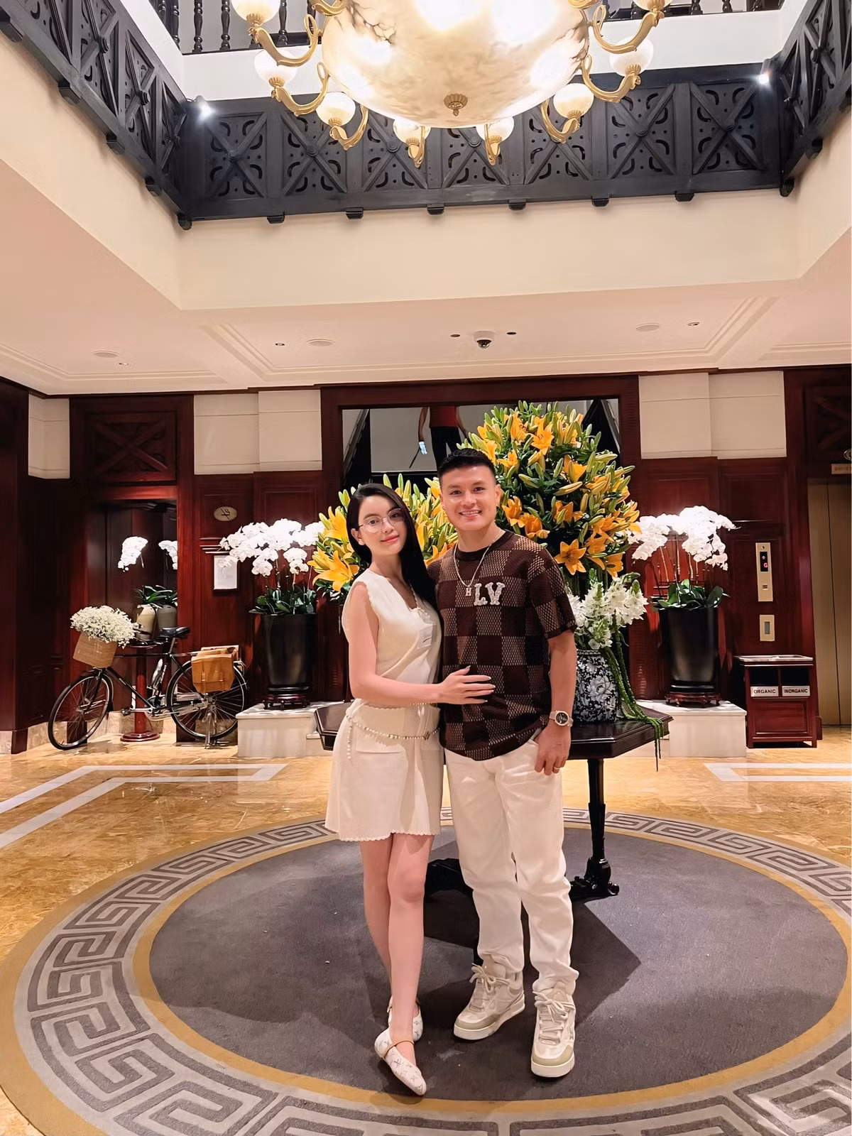 Không chỉ gây chú ý bởi gu ăn mặc, cô gái quê Sơn Tây (Hà Nội) còn khiến nhiều người ngưỡng mộ với cuộc sống tiện nghi, hiện đại.