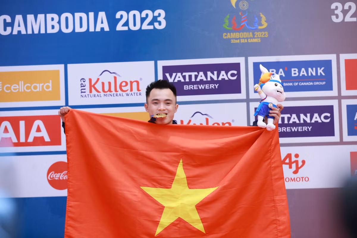 Khi được hỏi về thời gian và phương pháp luyện tập, VĐV Nông Văn Hữu từng chia sẻ với Báo Lạng Sơn: "Hằng ngày, buổi sáng em đến trường học văn hoá, buổi chiều em dành hết thời gian cho tập võ. Các bài tập chủ yếu của em là bộ nam thiên về sức mạnh như: nam đao, nam côn là một trong những bài bắt buộc quy định tại các giải đấu; các bài tự chọn Hữu tham dự nội dung các giải như: nam quyền, nam đao và nam côn...".