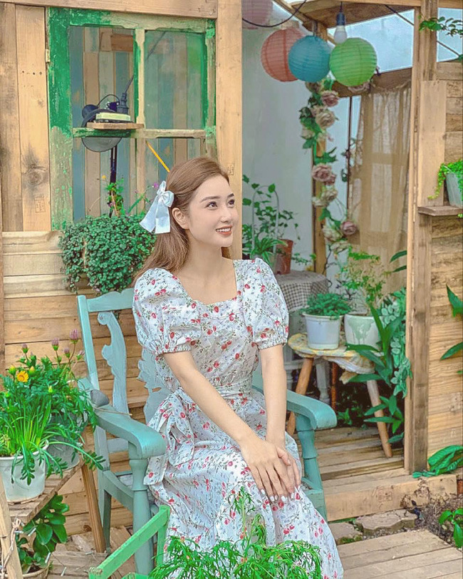 Trong đó, thành tích nổi bật của Lan Anh là lọt vào vòng chung kết toàn quốc cuộc thi "Hoa hậu Thế giới Việt Nam 2019".