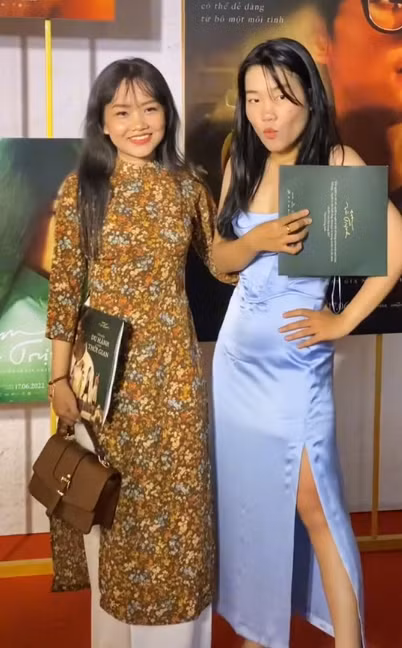 Đặc biệt, Lê Thụy còn gây sốt với khả năng bắn tiếng Anh cực đỉnh và tự tin như người bản địa.