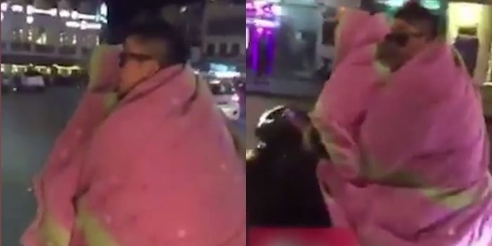 Cách đây chưa lâu, dân mạng đã từng xôn xao với hình ảnh người đàn ông ngồi sau xe máy trùm kín đầu bằng một chiếc chăn khiến nhiều người tỏ ra lo lắng vì sự nguy hiểm của nó.