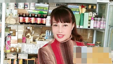 Những di chứng của phẫu thuật thẩm mĩ ở độ tuổi như cô Thu Sao lộ khá rõ. Khi không sử dụng app chỉnh ảnh, từ làn da, đường nét gương mặt cho tới sắc thái cũng đều xuống sắc rất nhiều.