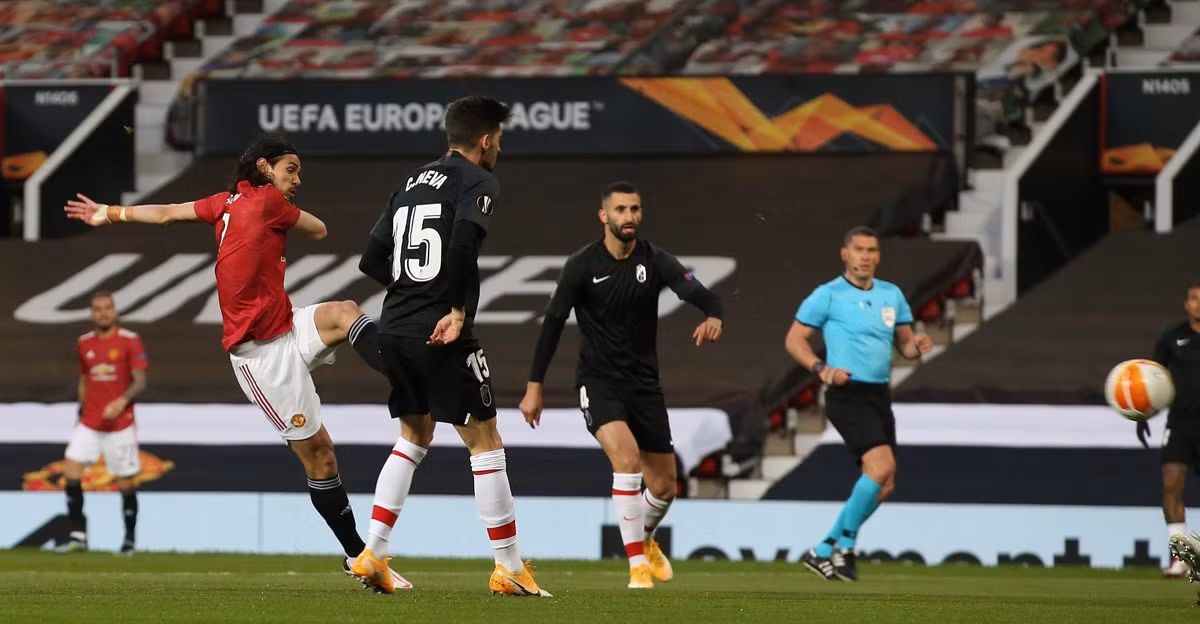 MU bay cao: Day, thu linh Pogba!