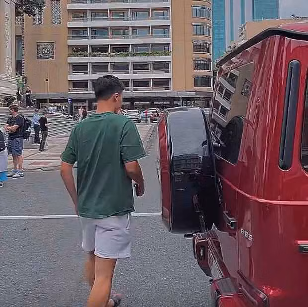 Theo giới thạo xe chiếc xe này của Hoàng Đức là một mẫu xe đẳng cấp và ấn tượng. Dù cho giá thành của mẫu xe này không phải là rẻ, tuy nhiên nó xứng đáng với số tiền đầu tư bởi những trải nghiệm tuyệt vời mà nó mang lại.