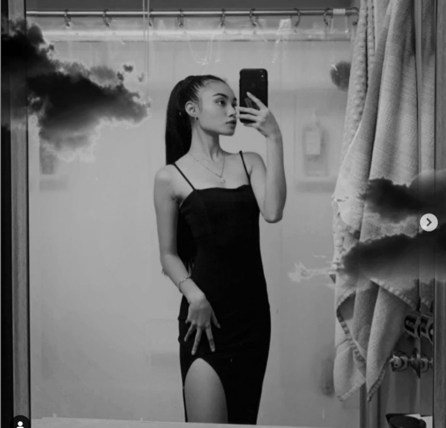 Mấy ngày trước, Phương Uyên cũng đã cập nhật trạng thái vui vẻ bên bạn bè.