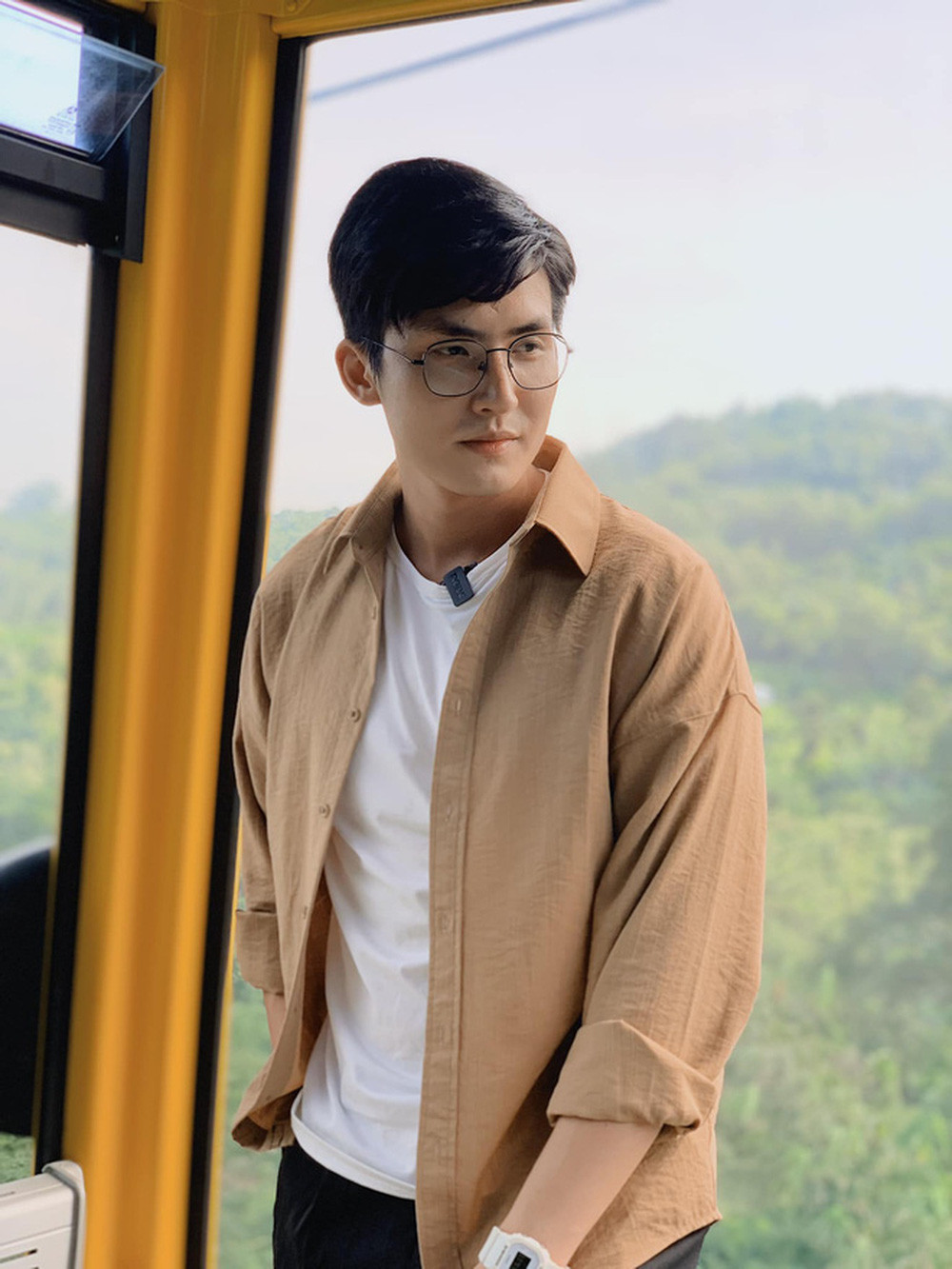 Về chuyện được nhận xét là đẹp trai nhưng hơi nóng tính, thầy Trực cho biết thực ra đây cũng là một cách để dạy học.