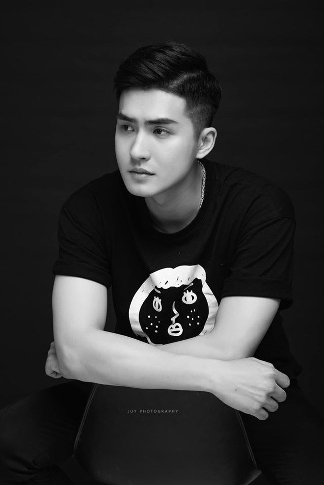 Không những thế, thầy giáo trẻ tên Trực còn trở thành gương mặt diễn giả, khách mời, người chia sẻ kinh nghiệm tại các chương trình của các trường đại học.