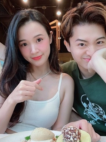 Hình ảnh của Midu và Harry Lu nhanh chóng được chia sẻ trên các diễn đàn mạng xã hội, nhận về lượng tương tác cao.