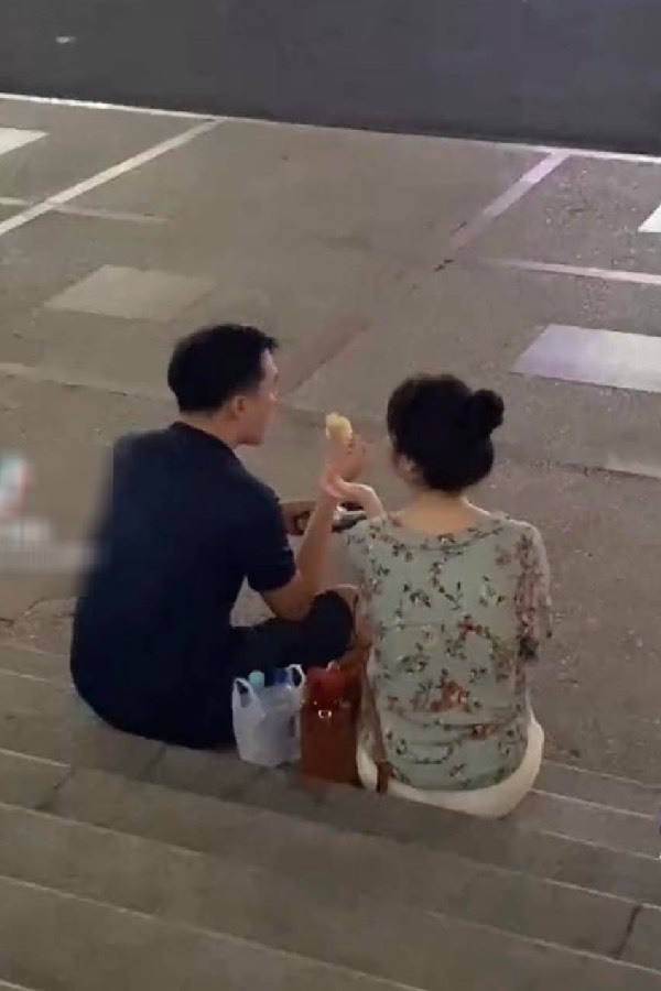 Người con gái mình yêu không chỉ trở thành động lực để cho anh phấn đấu, cố gắng mà còn là chỗ dựa tinh thần, một nơi bình yên để anh dựa vào mỗi lúc mệt mỏi, kiệt sức.