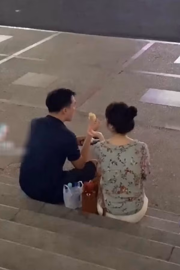 Người con gái mình yêu không chỉ trở thành động lực để cho anh phấn đấu, cố gắng mà còn là chỗ dựa tinh thần, một nơi bình yên để anh dựa vào mỗi lúc mệt mỏi, kiệt sức.