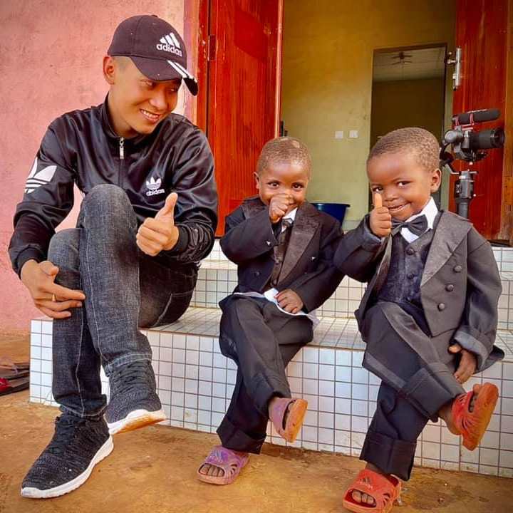 Và mong đúng như điều mà mẹ Lôi Con mong muốn, cậu bé sẽ trở nên giỏi giang như Quang Linh hiện tại.