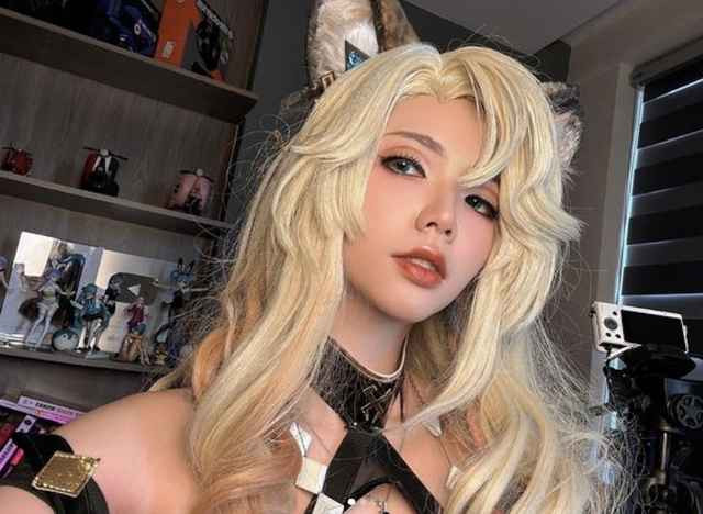 Điều này thậm chí còn được fan cứng của Remind tiến hành Tạo bộ sticker mới trên ứng dụng Lotus Chat. Chỉ với vài bước đơn giản, người này có riêng một thư mục sticker từ nhân vật mà mình yêu thích, khiến nội dung cuộc trò chuyện sinh động hơn.