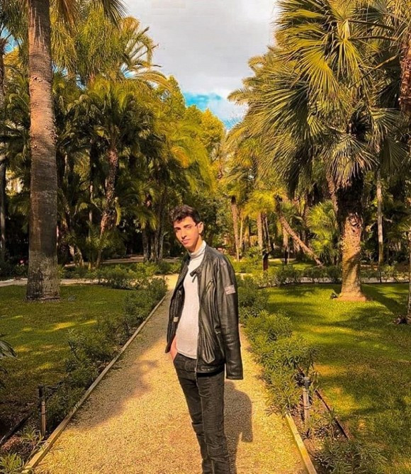 Sở hữu chiều cao gần 2m, gương mặt góc cạnh đậm chất “Tây” cuốn hút, cùng cách diễn dí dỏm, biểu cảm sinh động, Rufino rất chịu khó tương tác với các khán giả của mình, lắng nghe những góp ý để ngày càng hoàn thiện bản thân hơn.