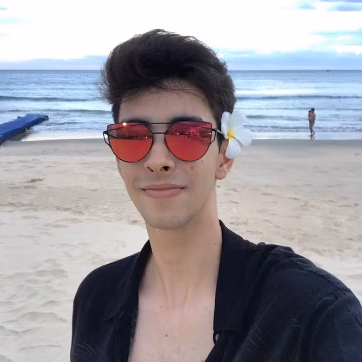 Rufino lập một trang tiktok, chia sẻ những nội dung xoay quanh những tình huống trong cuộc sống hàng ngày thu hút hơn nửa triệu lượt theo dõi.