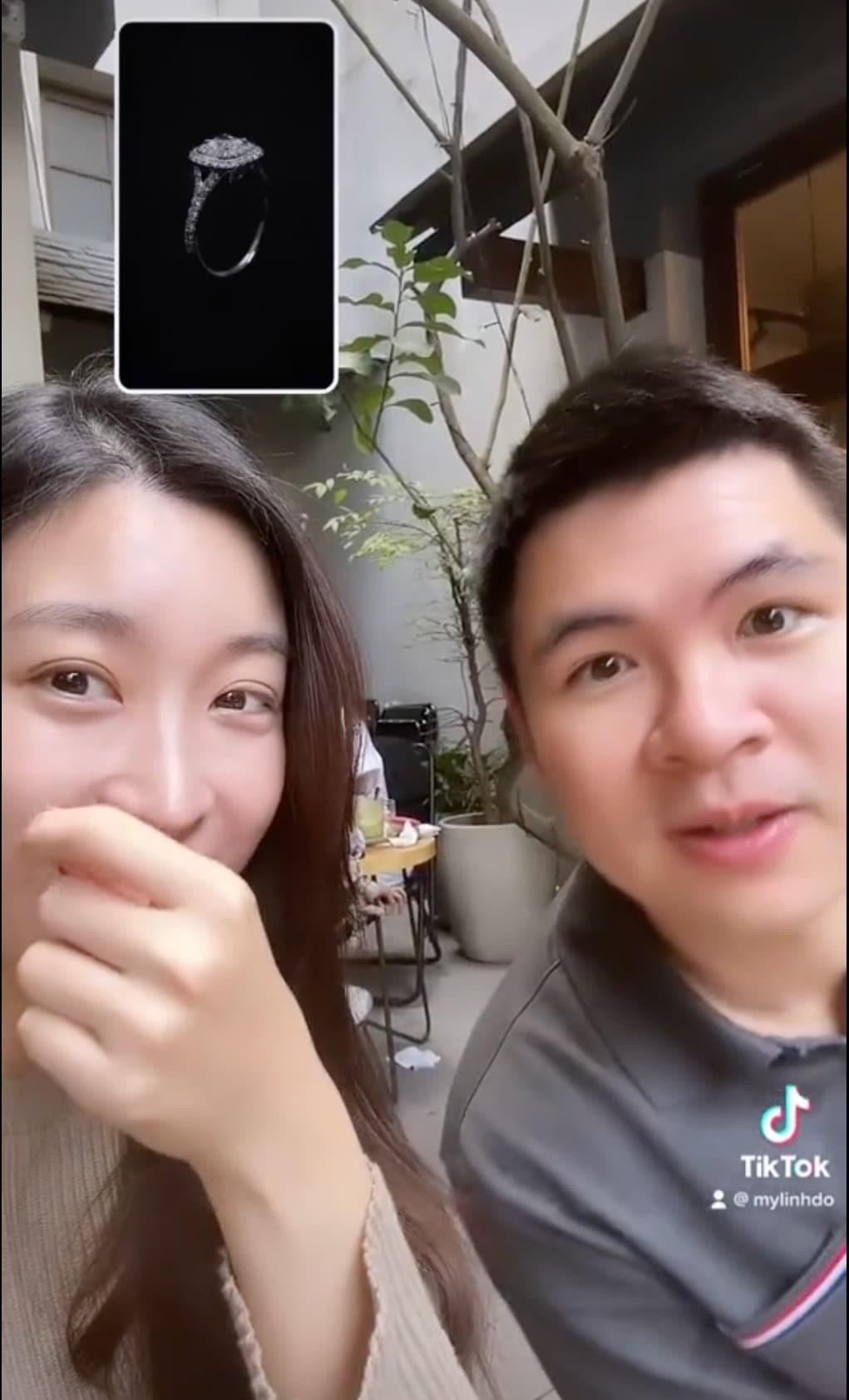 Kể từ khi về chung một nhà với Vinh Quang vào tháng 10/2022, Đỗ Mỹ Linh hiếm khi tiết lộ về cuộc sống hôn nhân.