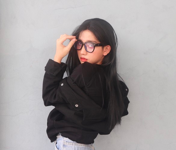 Trong quá trình dùng phần mềm Tik Tok, Rian thường xuyên nhận về nhiều lời bình luận khiếm nhã về giới tính của mình, nhưng cậu luôn bỏ qua và không bận tâm.