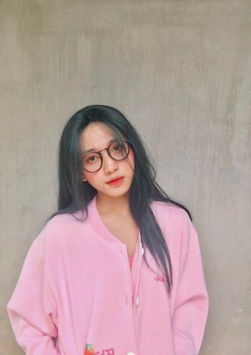 Chàng trai này cho biết cậu tự ti về chiều cao nên dự định của cậu mới chỉ là mẫu ảnh mini-size, xa hơn là Youtuber chứ không định dấn thân vào con đường người mẫu chuyên nghiệp.