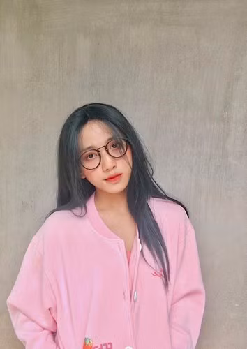 Chàng trai này cho biết cậu tự ti về chiều cao nên dự định của cậu mới chỉ là mẫu ảnh mini-size, xa hơn là Youtuber chứ không định dấn thân vào con đường người mẫu chuyên nghiệp.