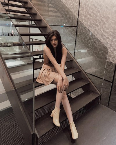 Dù có sự nghiệp nổi trội nhưng Huỳnh Tiên lại rất kín tiếng về đời tư. Cô chưa từng công khai cũng như chưa dính phải tin đồn hẹn hò với ai.