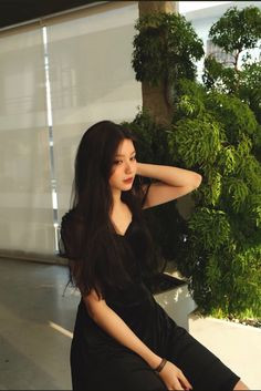 Bâu vẫn xinh nhưng khi cô nàng cười có vẻ bớt sang chảnh và thu hút hơn một chút.