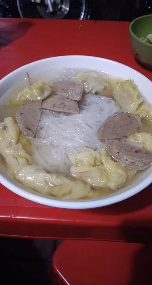 Ở phía đối diện, nhiều người không ăn được hành thì đưa ra quan điểm rằng, do mỗi người có một sở thích khác nhau nên không thể yêu cầu hay bắt phải thế này thế nọ.