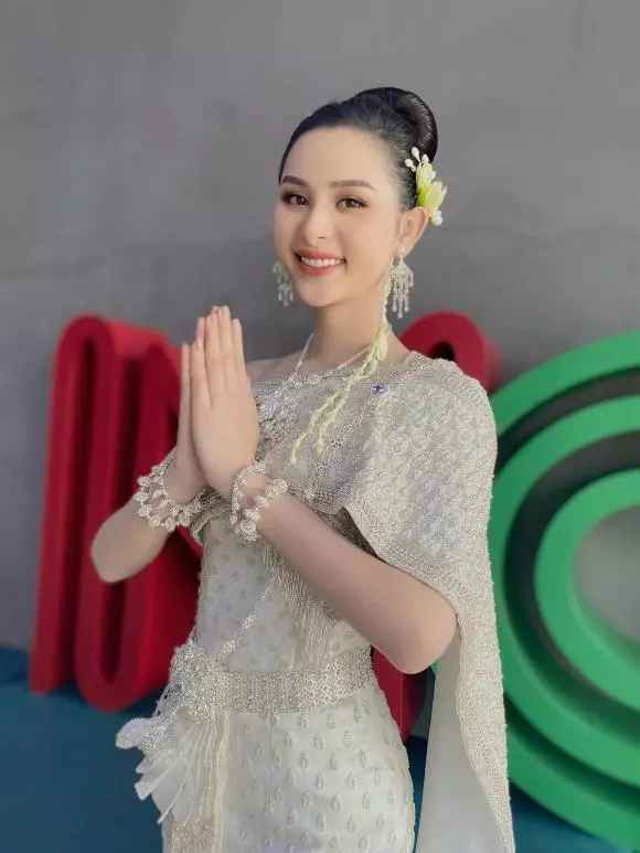 Hương Giang từng nhận xét về Tường Vi: "Nếu không thi các kỹ năng khác, chỉ xét gương mặt thôi, em chính là 'Hoa Hậu Chuyển Giới Việt Nam'".