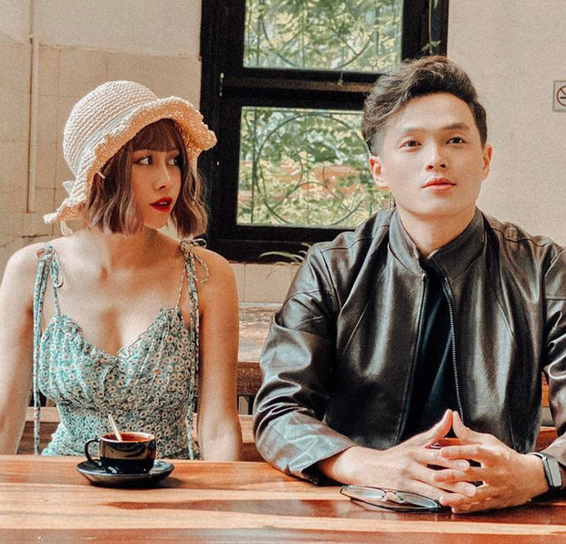 Cách đây không lâu, " chị Google" Việt Phương Thoa bất ngờ thông báo trên trang cá nhân chuyện "toang" với bạn trai diễn viên Chí Thành. Cô nàng chia sẻ: Tình yêu và hôn nhân là 2 chuyện khác nhau. "Tình yêu của em cứ lớn dần và trưởng thành, nhưng cũng chính sự trưởng thành đó đã kết thúc 1 mối tình".