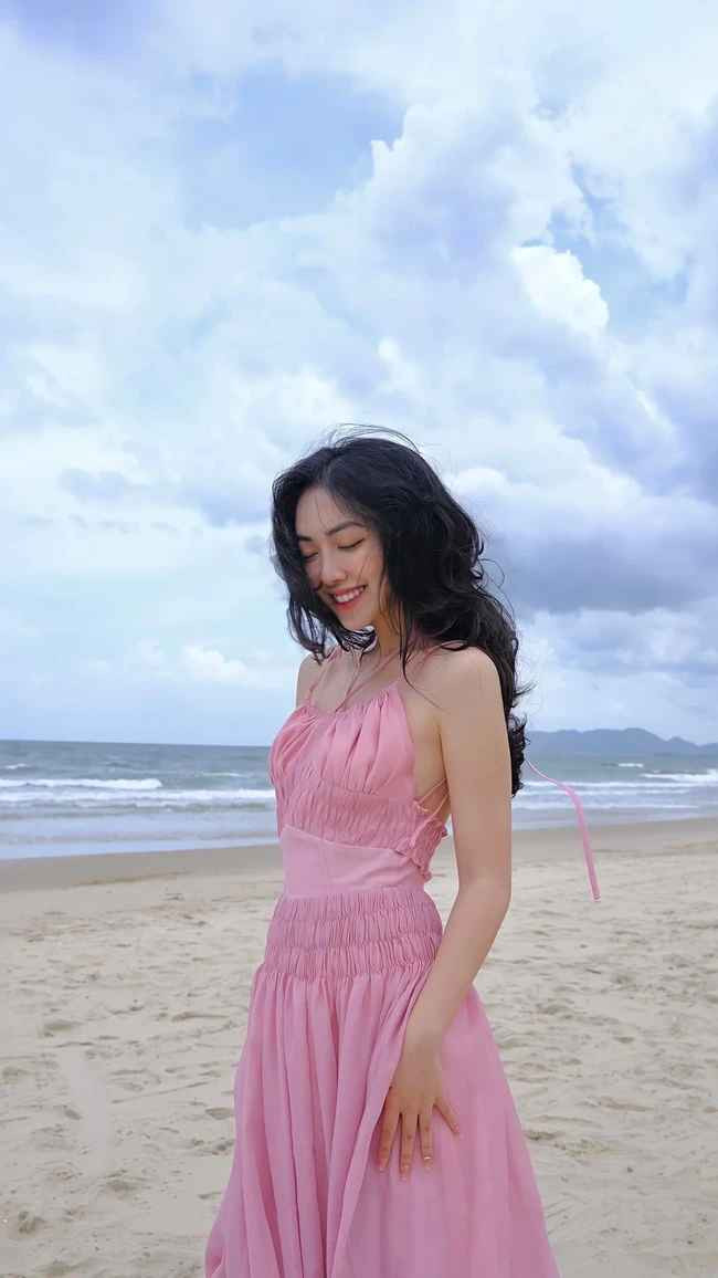 Không chỉ xinh đẹp, Mai Hà Trang còn rất biết tạo dáng khi chụp ảnh