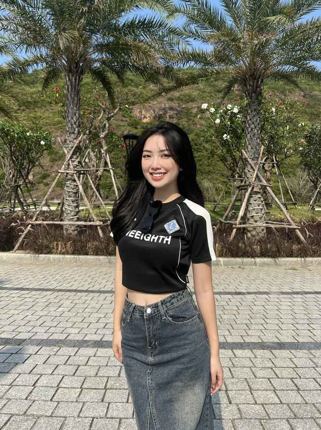 Theo nhiều fan nhận xét, những bức ảnh của Mai Hà Trang gần như không cần chỉnh sửa bởi cô nàng sở hữu nhan sắc miễn chê.