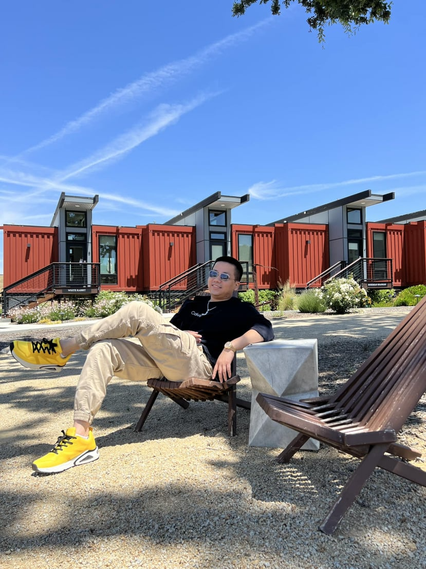 Khoa Pug xéo sắc khi bị netizen hỏi chuyện kéo chân 5 tỷ Khoa Pug xeo sac khi bi netizen hoi chuyen keo chan 5 ty