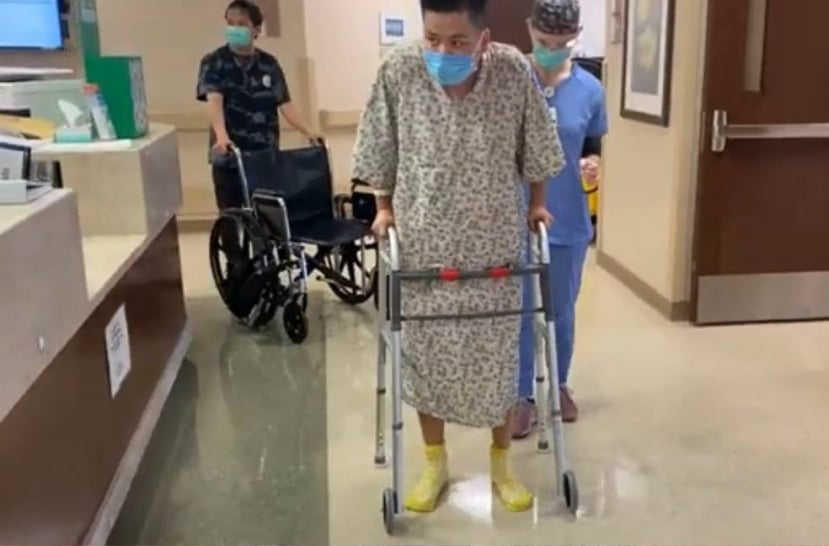 Theo đó, nam Youtube đã chi tổng số tiền rơi vào khoảng 5 tỷ đồng cho toàn bộ chi phí đại phẫu và chăm sóc sau ca mổ ở bệnh viện tư uy tín, đắt đỏ bậc nhất nước Mỹ.