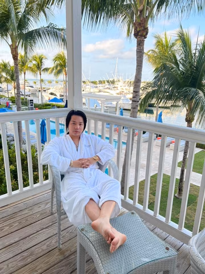 Trước những câu hỏi kiểu : "Kéo chân xong có đi lại bình thường được không?" hay "Kéo chân xong làm việc nặng được không?", Khoa Pug vừa có đáp trả thâm thúy khiến đối phương "tắt đài".