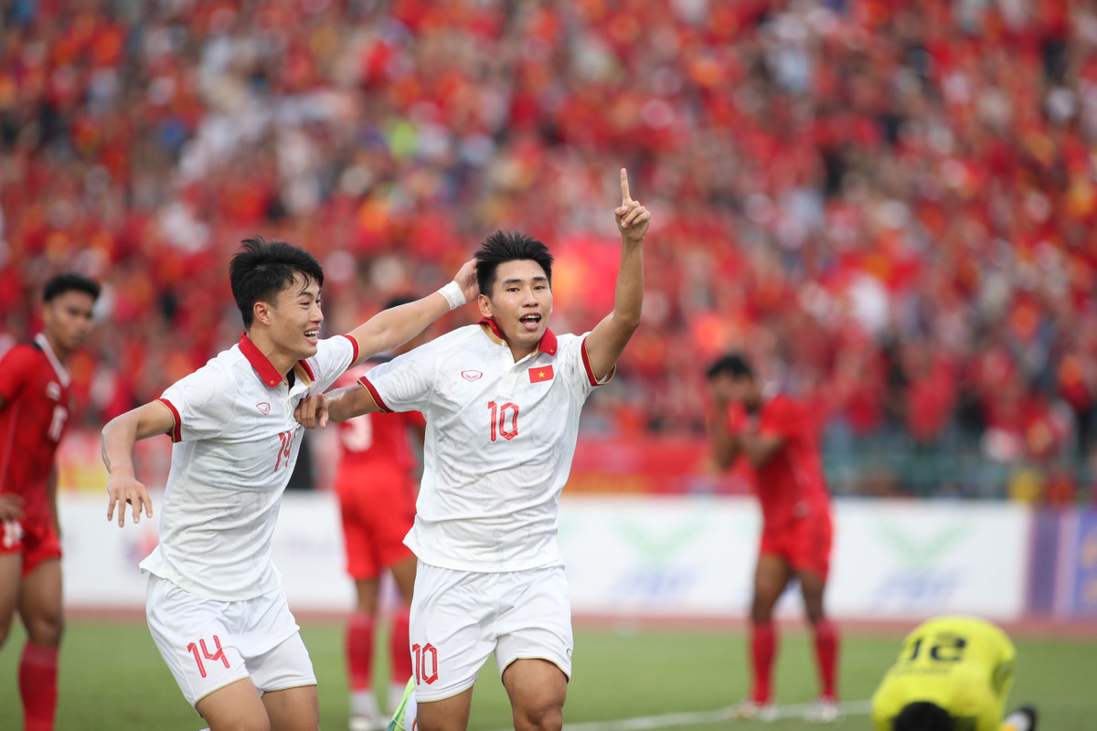 Thua Indonesia, U22 Viet Nam tro thanh cuu vuong tai SEA Games