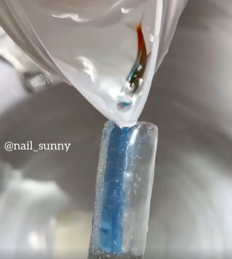 Tuy nhiên, đây chẳng phải lần đầu tiên cửa hàng Nail Sunny có những tác phẩm kỳ quái như thế này.