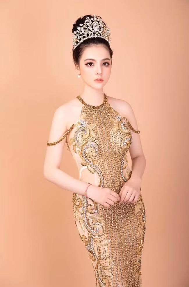 Nông Lưu Thảo cũng rất chăm chỉ update hình ảnh của bản thân lên trang cá nhân hiện đang có gần 50.000 lượt theo dõi của mình